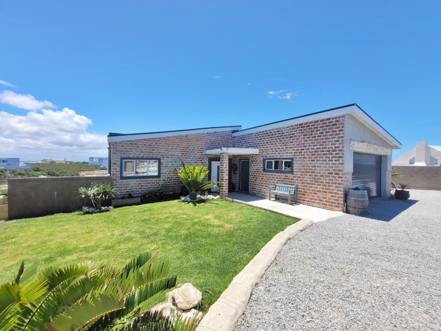 To Let 4 Bedroom Property for Rent in Oceanview Heights Western Cape